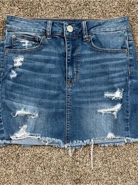 American Eagle Women’s 6 Regular Super Stretch Distressed Blue Denim Mini Skirt